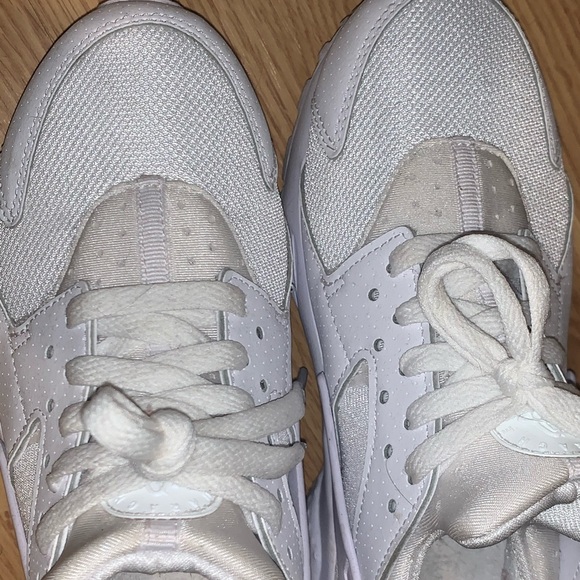 White Nike hurraches - Picture 3 of 5